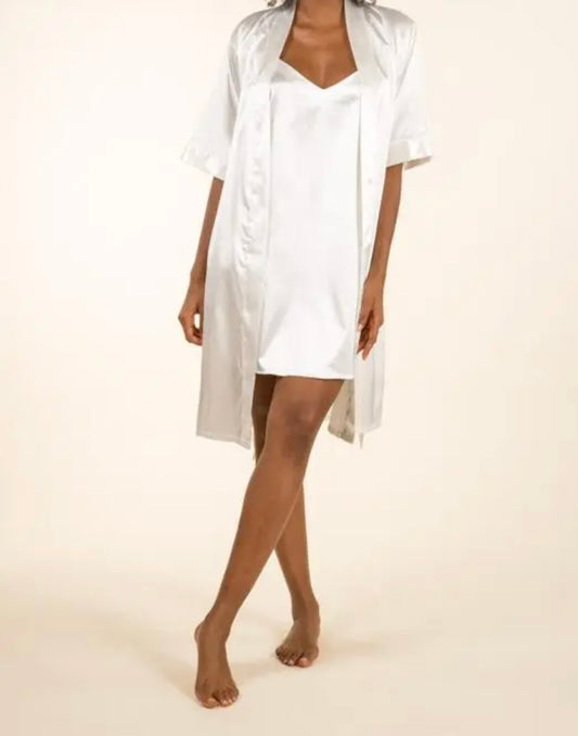 2 PIECES PEIGNOIR ET NUISETTE BLANC 23